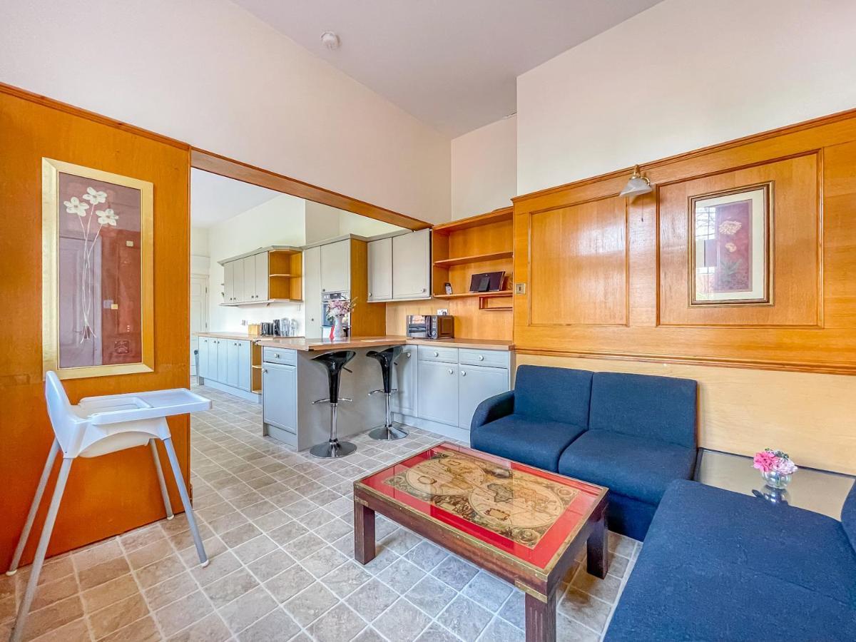 *Rg9Bc* For Your Most Relaxed & Cosy Stay + Free Parking + Free Fast Wifi * Leeds  Exterior photo